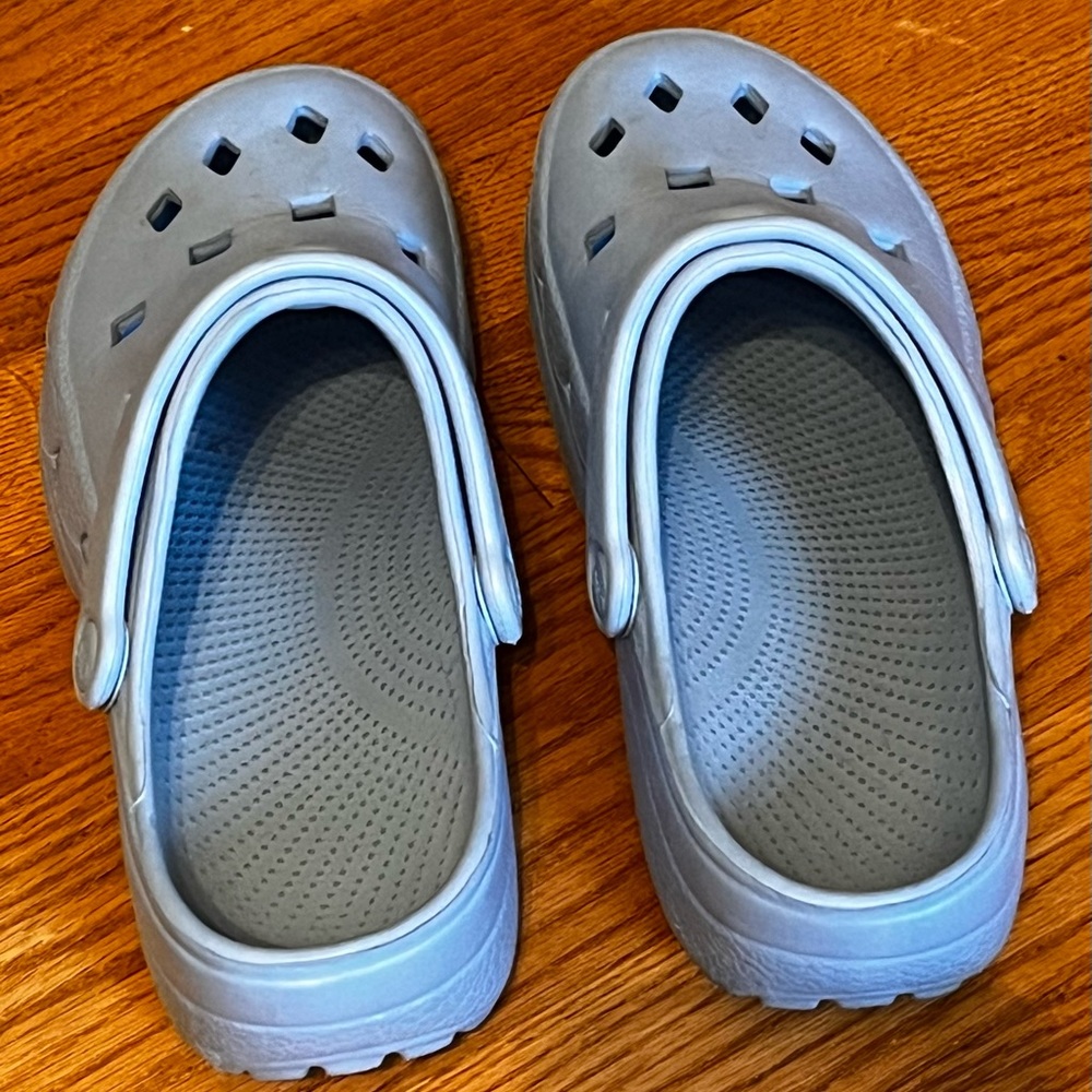Comfortable light blue clogs. Slip on design. Excellent condition. Size 9. - Picture 2 of 4